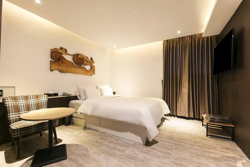 Centralperson Pyeongtaek Hotel - Image 1