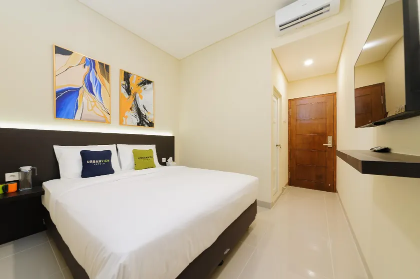 Urbanview Hotel Vineyard Cengkareng - Image 1