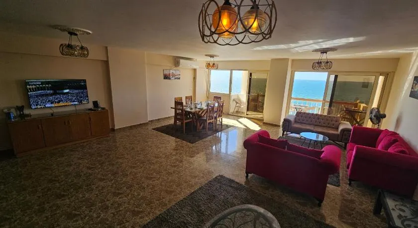 Midpoint Sea View - families only - Image 1