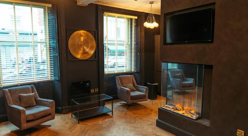 Judges suite apartment with spa facilities - Image 1
