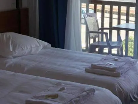 Hôtel du Port Bar Restaurant - Image 1