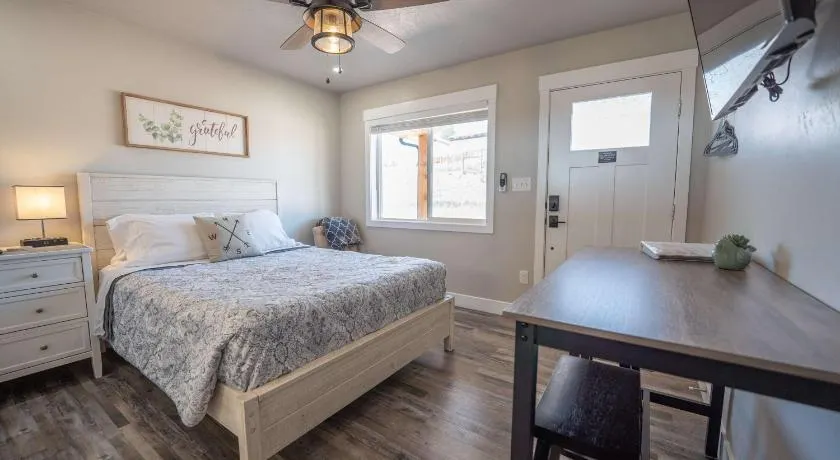 Charming Kanab suite Basecamp to Zion Bryce - Image 1