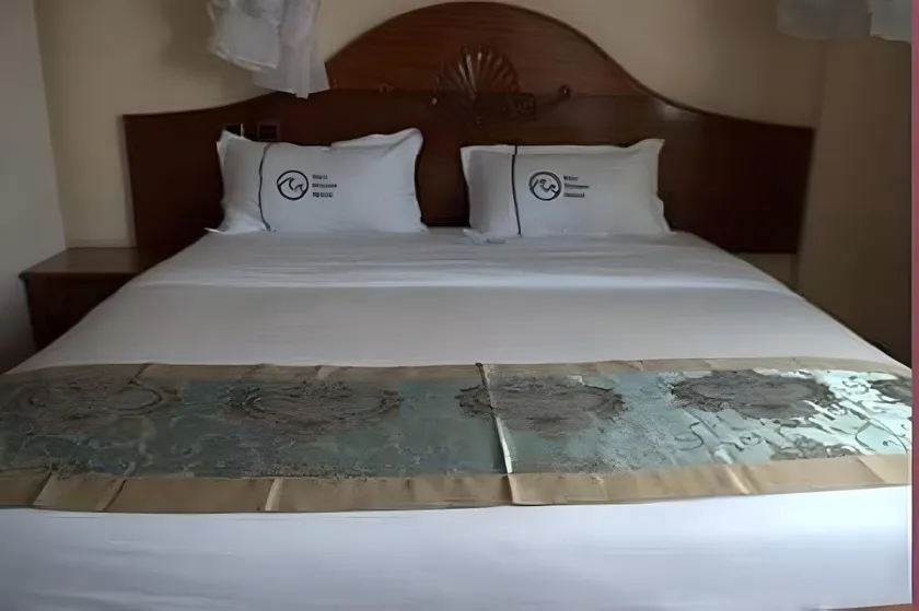 Two Oceans Hotel Voi - Image 1