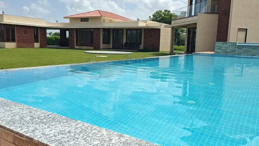 Sunnyside Farmhouse - Image 1