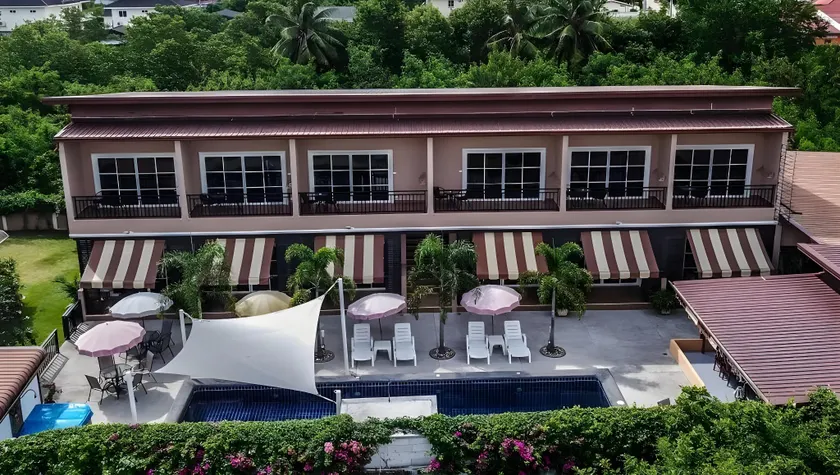 4 Palms Resort - Image 1