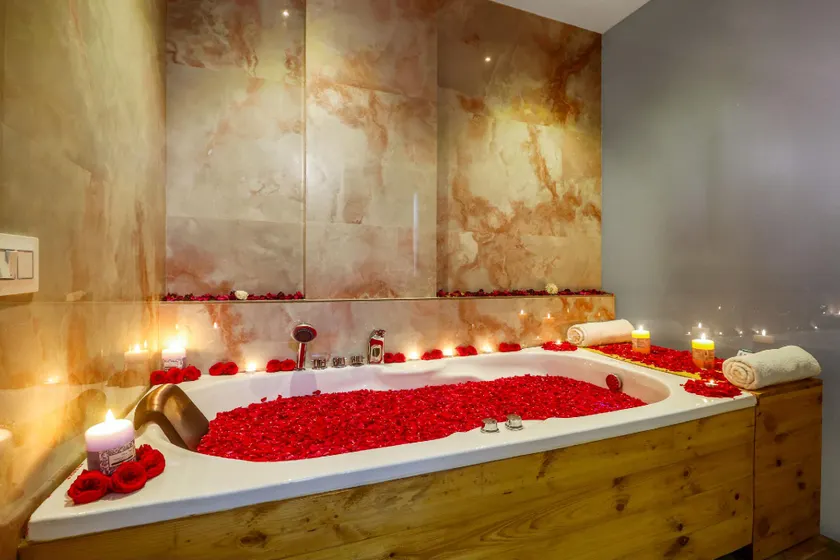 DSR Pink Suite's - Image 1