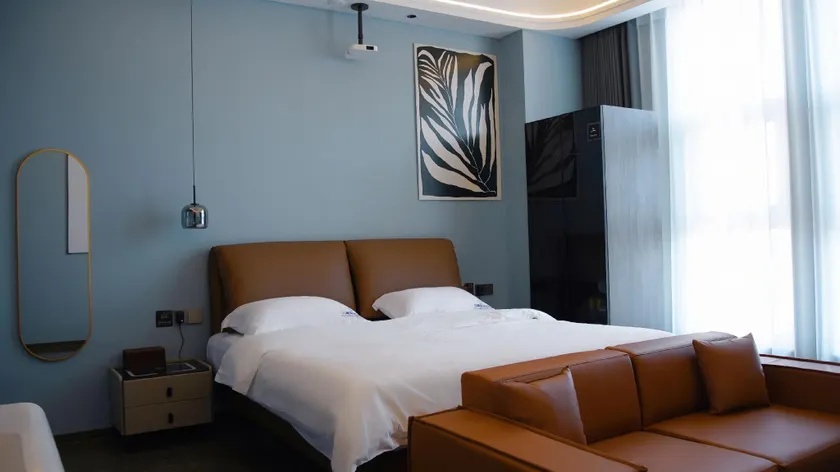 Shu & Hotel - Image 1