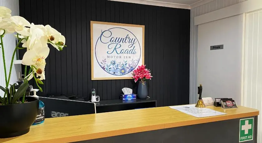 Country Roads Motor Inn - Image 1