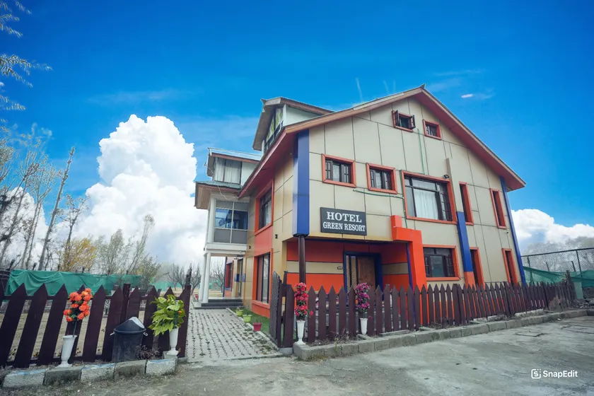Hotel Green Resorts - Image 1