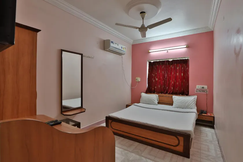 Hotel Tirupati - Image 1