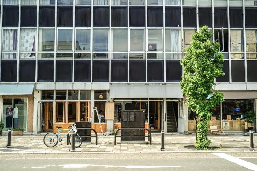 商店街で暮らすように泊まる-アラシマホステル- - Image 1