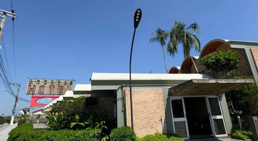 Arcadas Hotel - Image 1