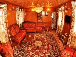 Peace of Mind Group of Houseboat - Image 1