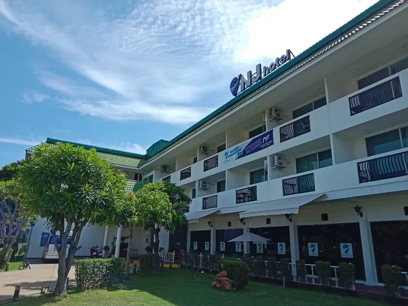 NJ INTHAI Hotel - Image 1