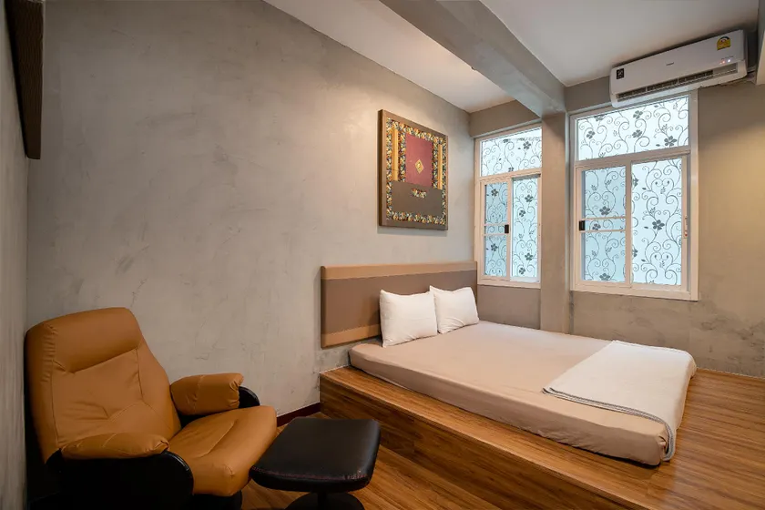 Buri Hostel Bangkok - Image 1