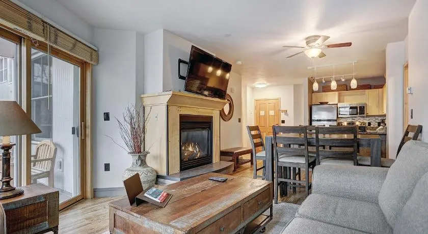 Premier Silver Mill 8229 - 2Br-Walk to Slopes! Kids Ski Free! condo - Image 1