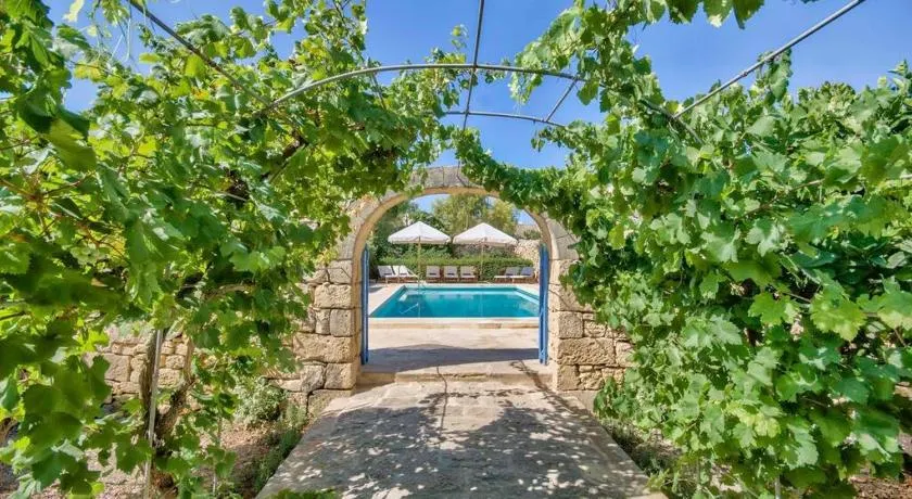 Casa Mezzodì' - Luxurious 18th C. Farmhouse with Gardens & Pool - Image 1