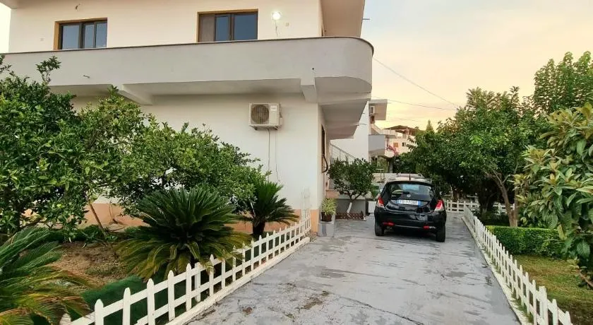 GUEST HOUSE VILA ELEZI - Image 1
