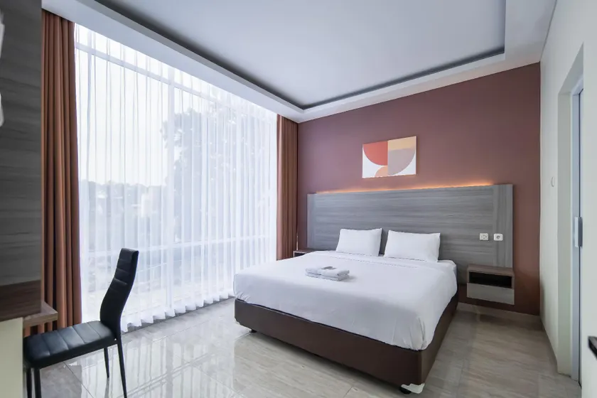 West Inn Cihampelas - Image 1