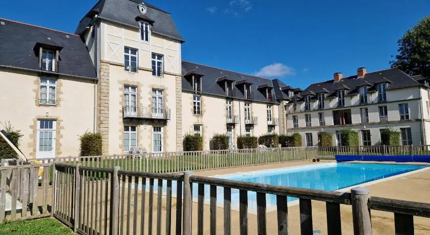 Charmant T3 plain-pied avec terrasse privée, parking gratuit et piscine à Baden - Image 1