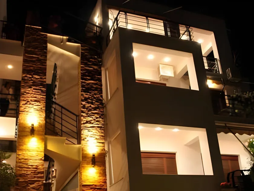Panorama Apartments - Image 1