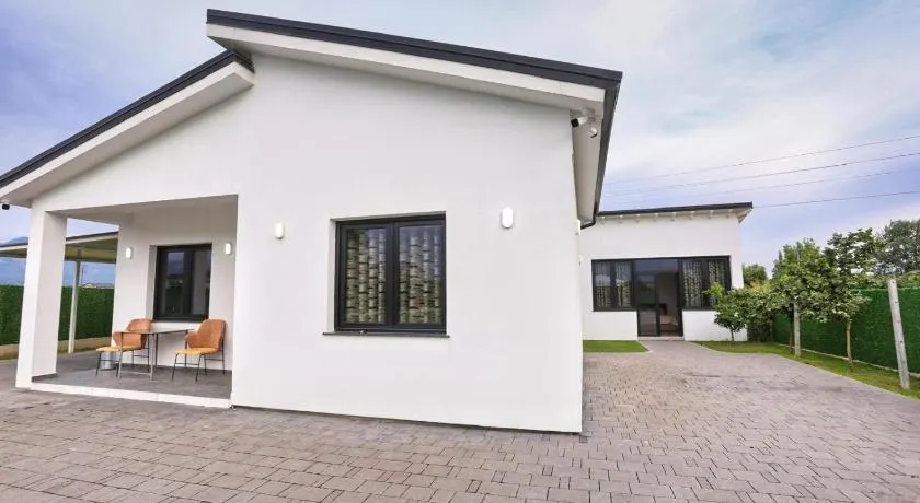 Holliday Villa - Image 1