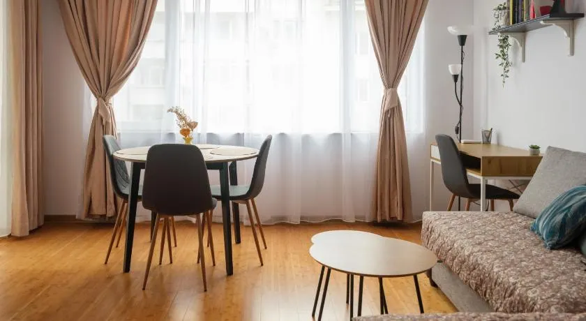 Shazam Apartment Central, Stylish & Cozy near AUBG - Image 1