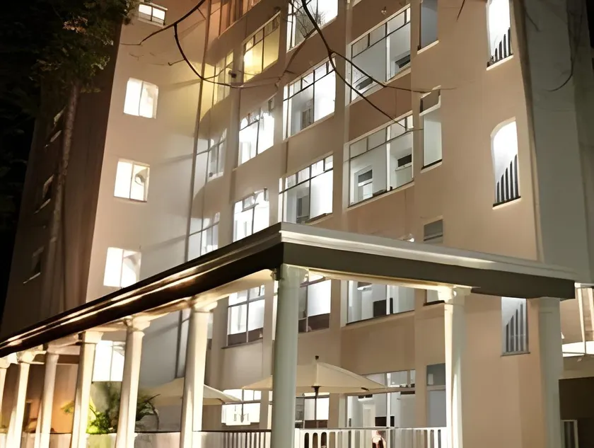 Emakhosini Hotel On East - Image 1