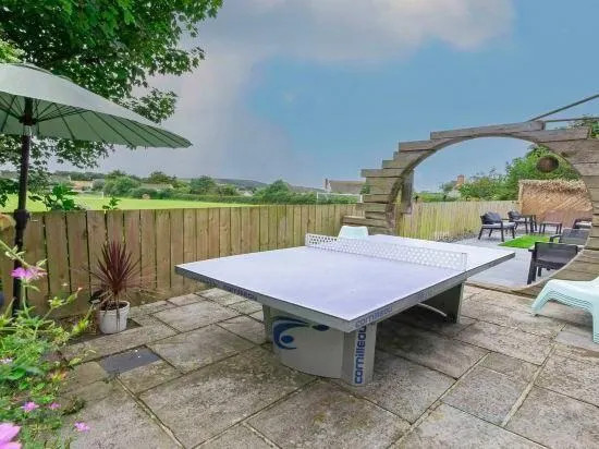 Bagend Sleeps 14 Hot Tub Balcony Ping Pong - Image 1