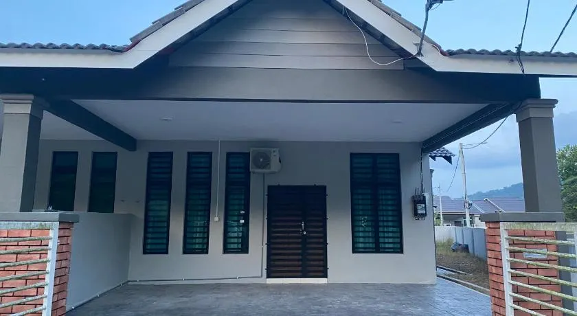 Kamelia Homestay - Image 1