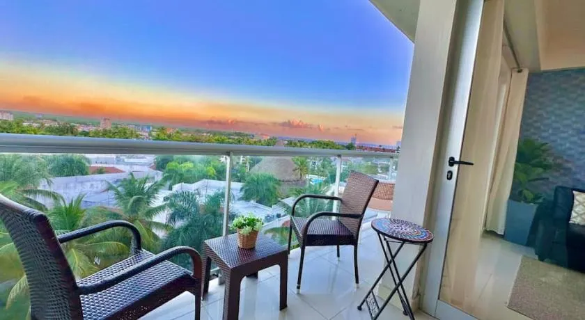 Cozy Hideaway Apt Near Beach - Image 1