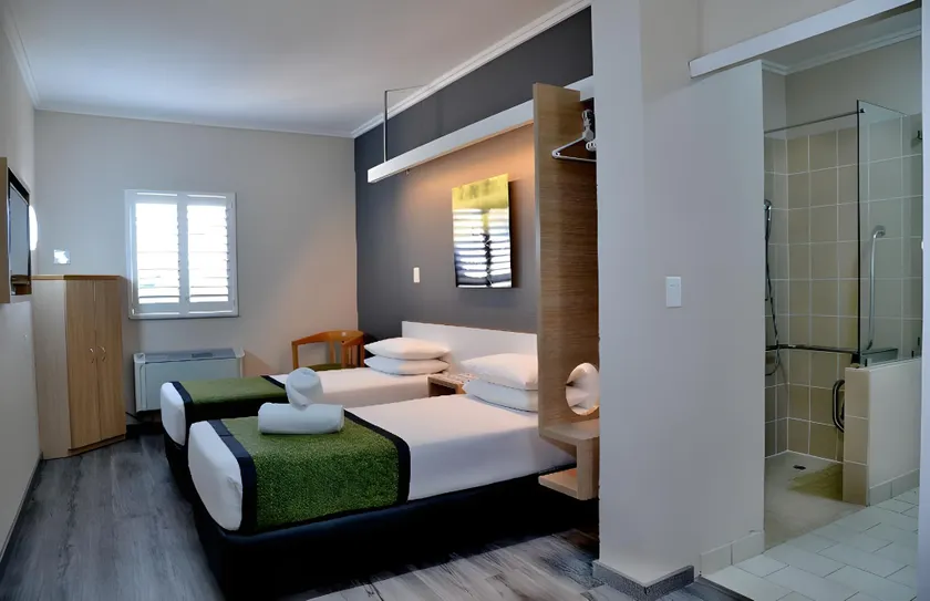 Road Lodge Umhlanga Ridge - Image 1