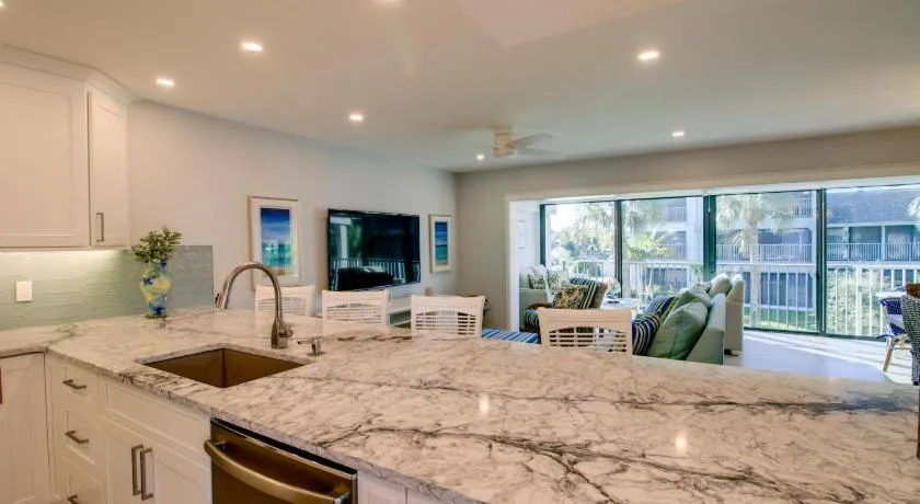 Mariner Pointe 732 - Image 1