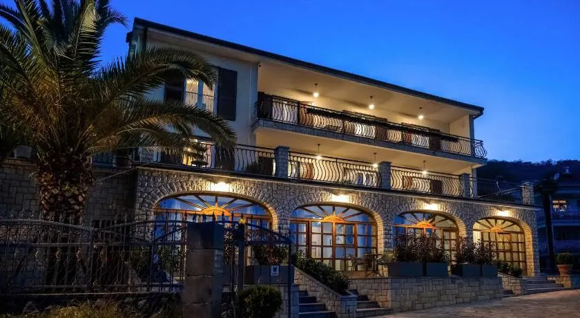 Villa Klarić - Bed & Breakfast - Image 1