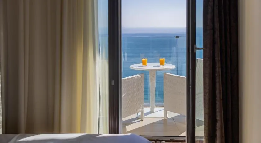 Deluxe Apartments Shine - Image 1