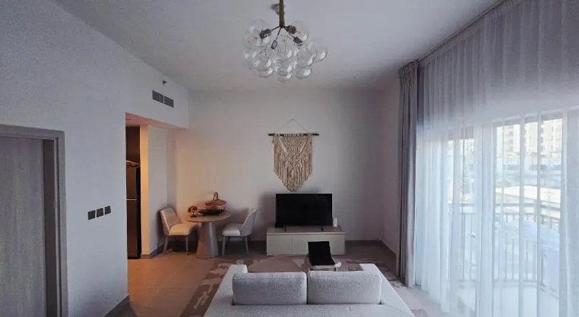 ARK Living Yas Golf Collection - Image 1