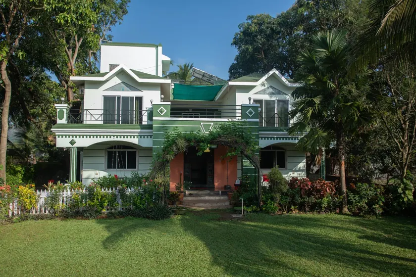 Ghanvatkar Bunglow Resort - Image 1