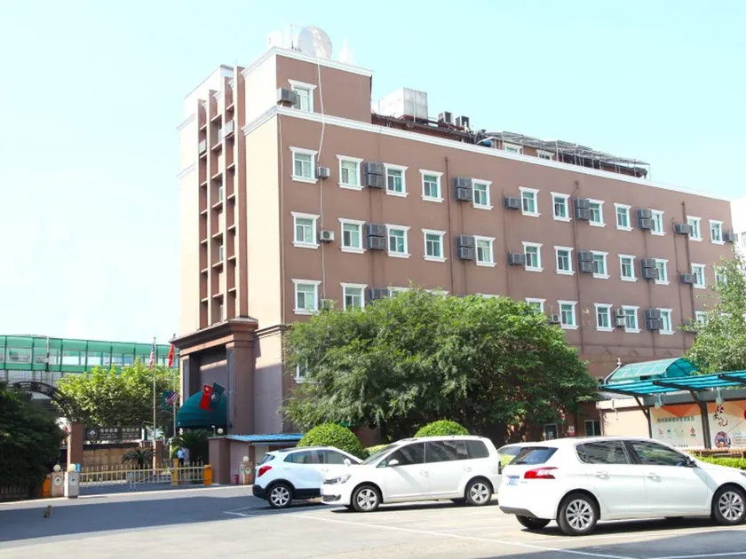 GreenTree Inn Shanghai Zhongshan Hutai Hotel - Image 1