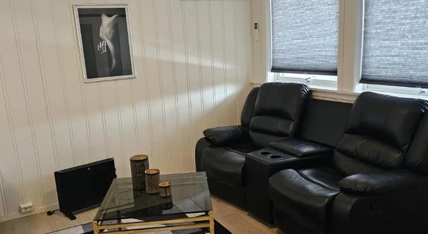 Rooms with free parking - Image 1