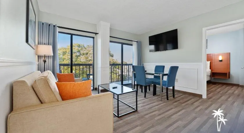 Tranquil Garden View 2 Bed 2 Bath Balcony Condo 7 Min to Universal - Image 1