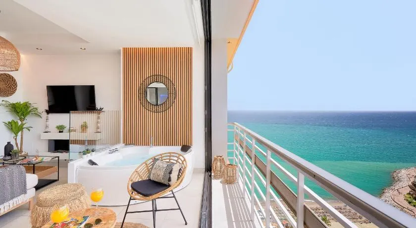 PURA VIDA Luxury apartment with jacuzzi - Image 1