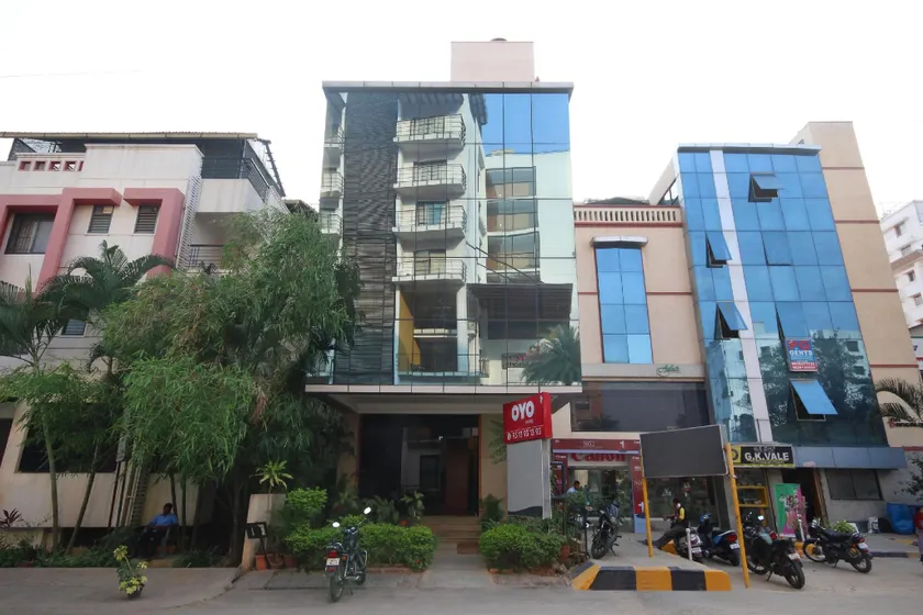 OYO The Retreat Hotel - Image 1