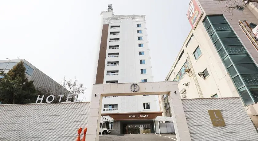 El Tower Hotel - Image 1