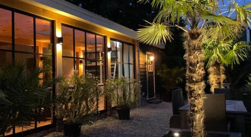Flora’s B&B - Image 1
