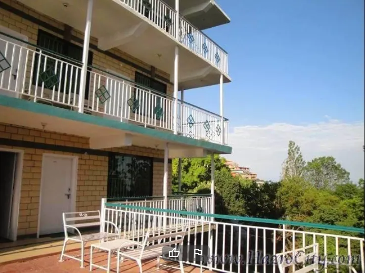 Hotel Mountain View Murree - Image 1