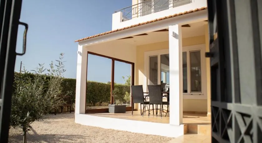 Beach house 30 - Image 1