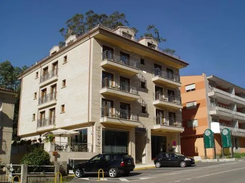 Apartamentos Trisquel - Image 1