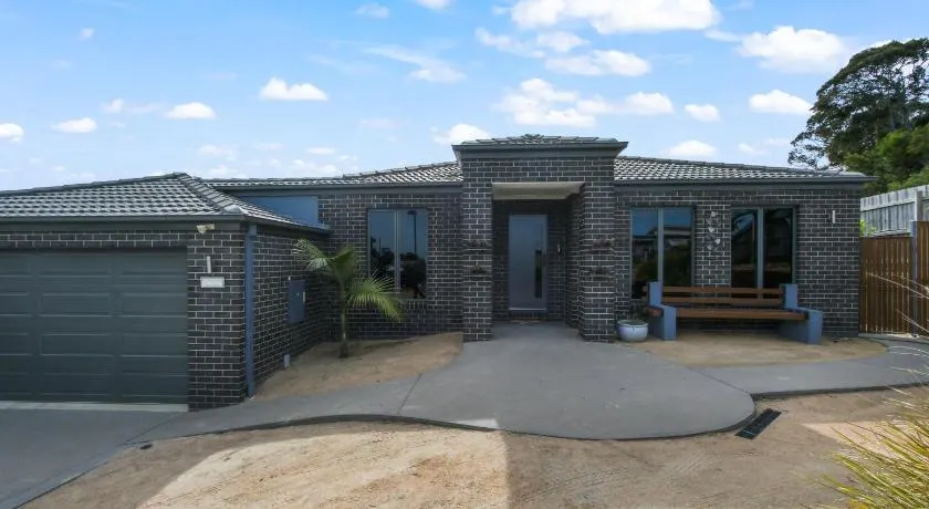 Hello Paradise - Lakes Entrance Family Escape - Image 1