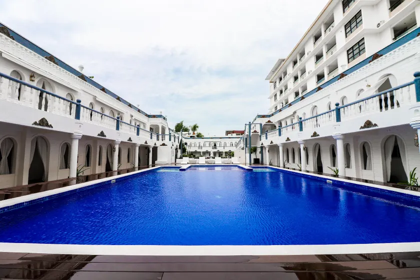 Boracay Summer Palace Hotel - Image 1