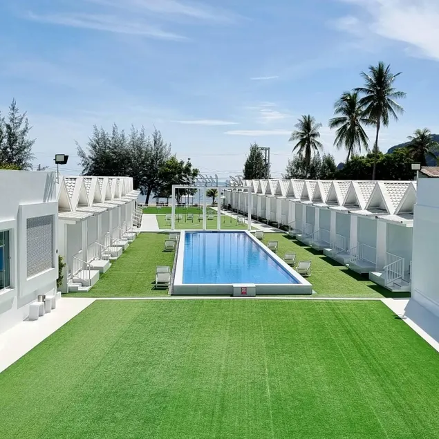 The White Resort - Image 1